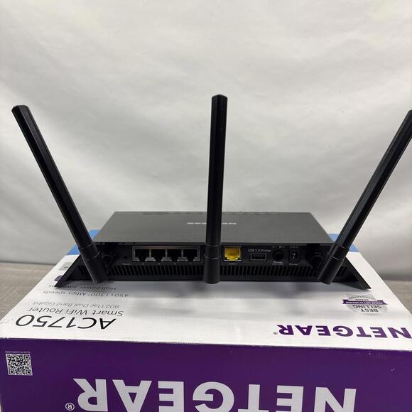 Netgear Nighthawk AC1750 (R6700v2) - Router Only No Cords - Picture 8 of 10